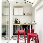Guestready - Luxury Studio Flat Near Eiffel Tower - Paris VII
